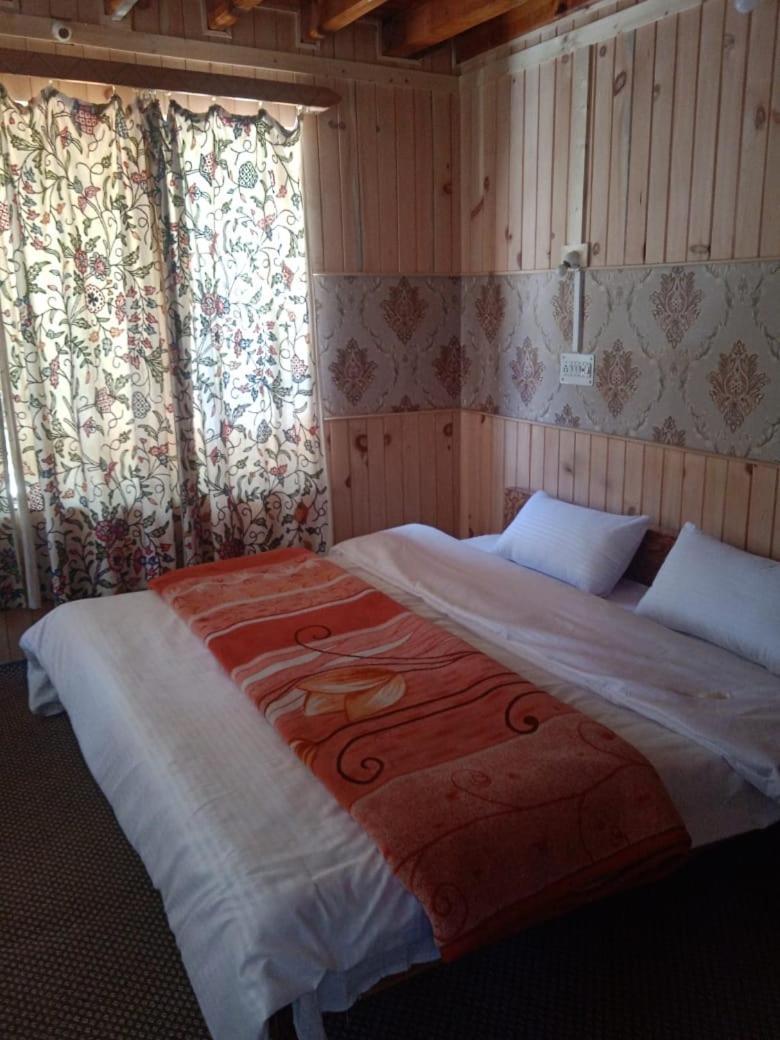 Rainbow Palace Pahalgam Phòng bức ảnh